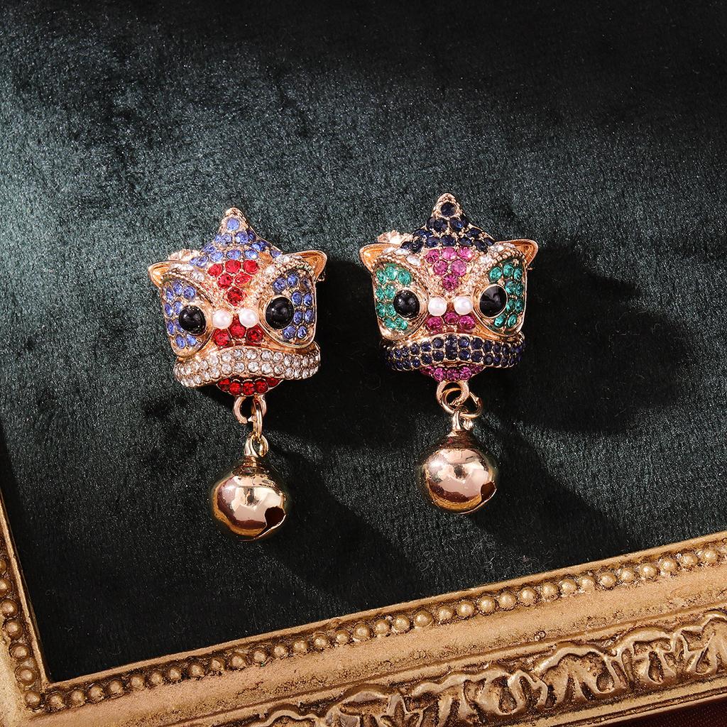 Fashion Personalized Chinese Style Lion Wake Pin Full of Rhinestones Cute Bell Chest Flower Fashion Accessories
