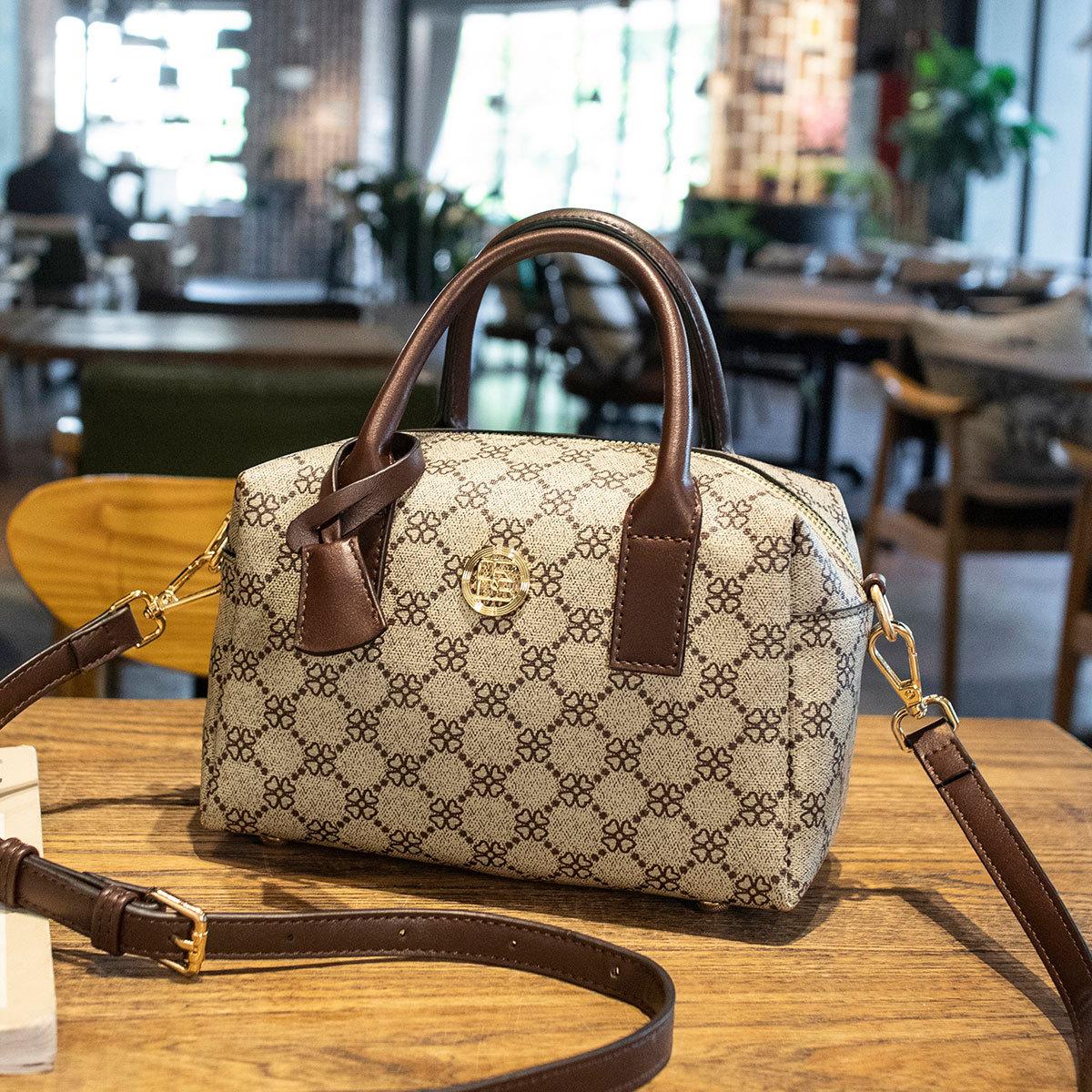 

Сумка-подушка с винтажным принтом, универсальные женские сумки через плечо, повседневные сумки с верхней ручкой для поездок на работу, роскошные женские сумки