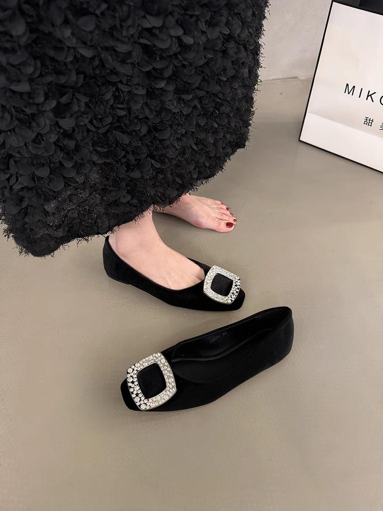 Mode Flatskor för kvinnor 2025 Vår och Höst Svarta Strass Nya Fyrkantiga Tå Loafers Plus Size Damskor 44 42 43