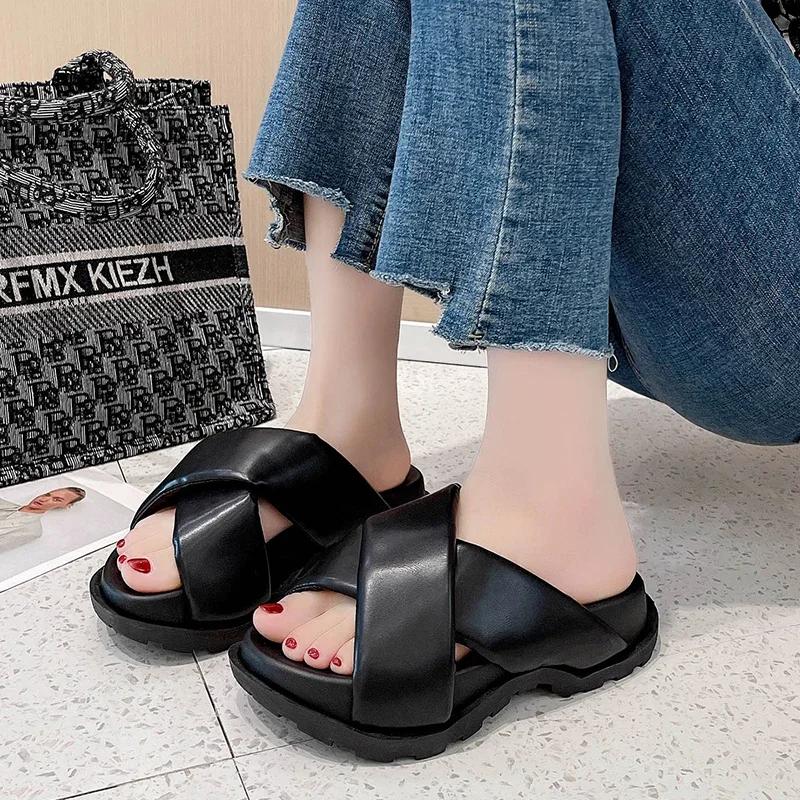 

Модные шлепанцы в корейском стиле с перекрестными ремешками и толстой подошвой, женские модные летние сандалии на массивной платформе, женские уличные нескользящие шлепанцы 40 чёрный