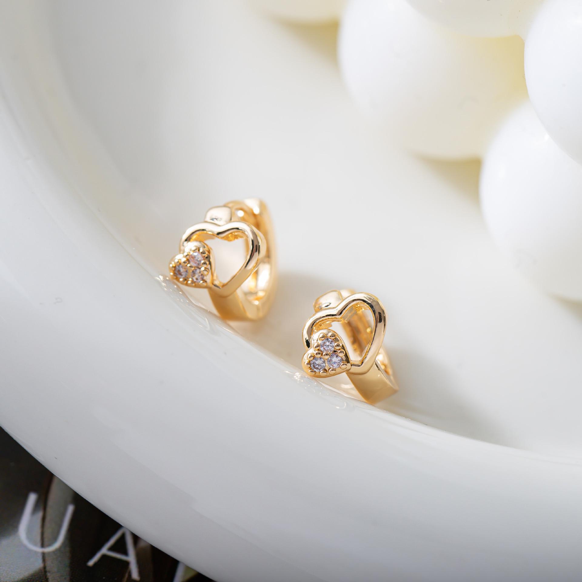 Korean Retro Double Heart Zircon Earrings - Chic Peach Heart Design