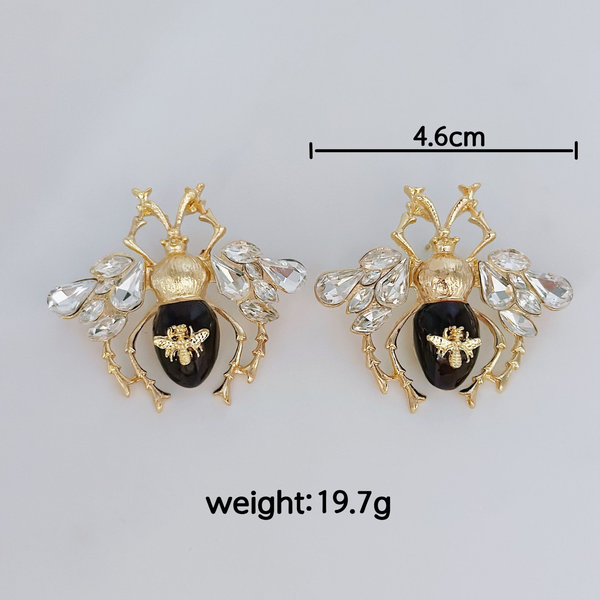 

Bee Trend Temperament Fashion Light Luxury Niche Cute Style Temperament Популярные женские серьги Серьги