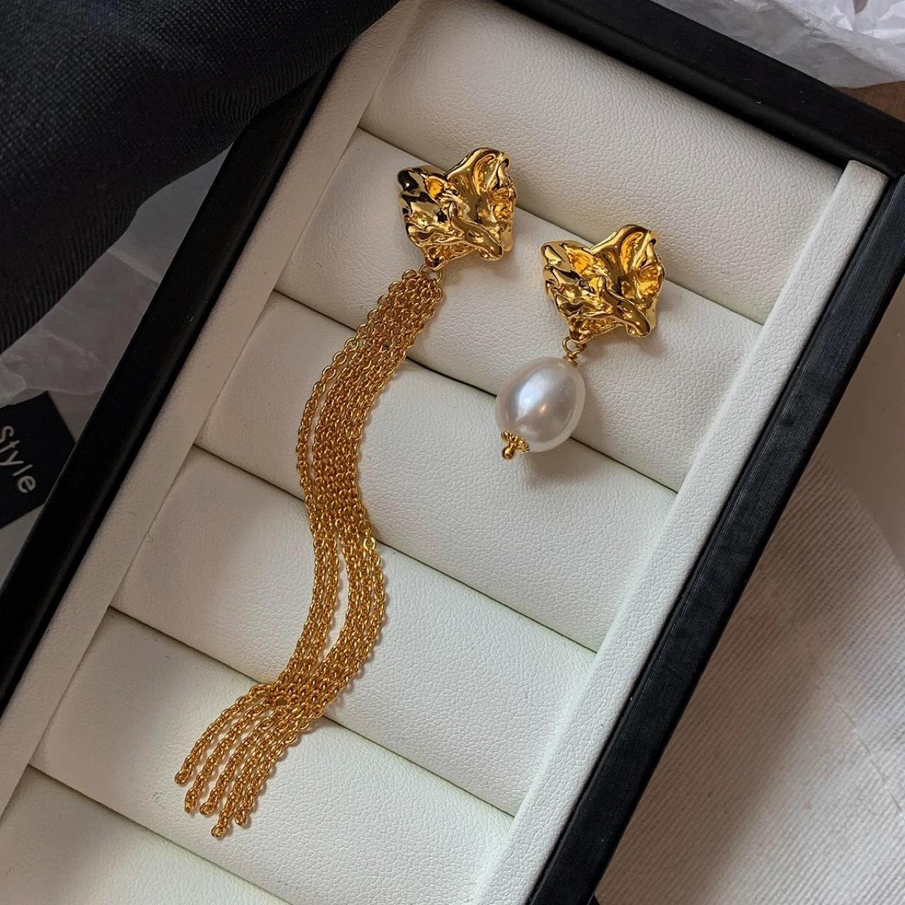 Французские европейские и американские ретро асимметричные длинные серьги с жемчужной бахромой женские легкие роскошные высококлассные нишевые средневековые серьги серьги One size