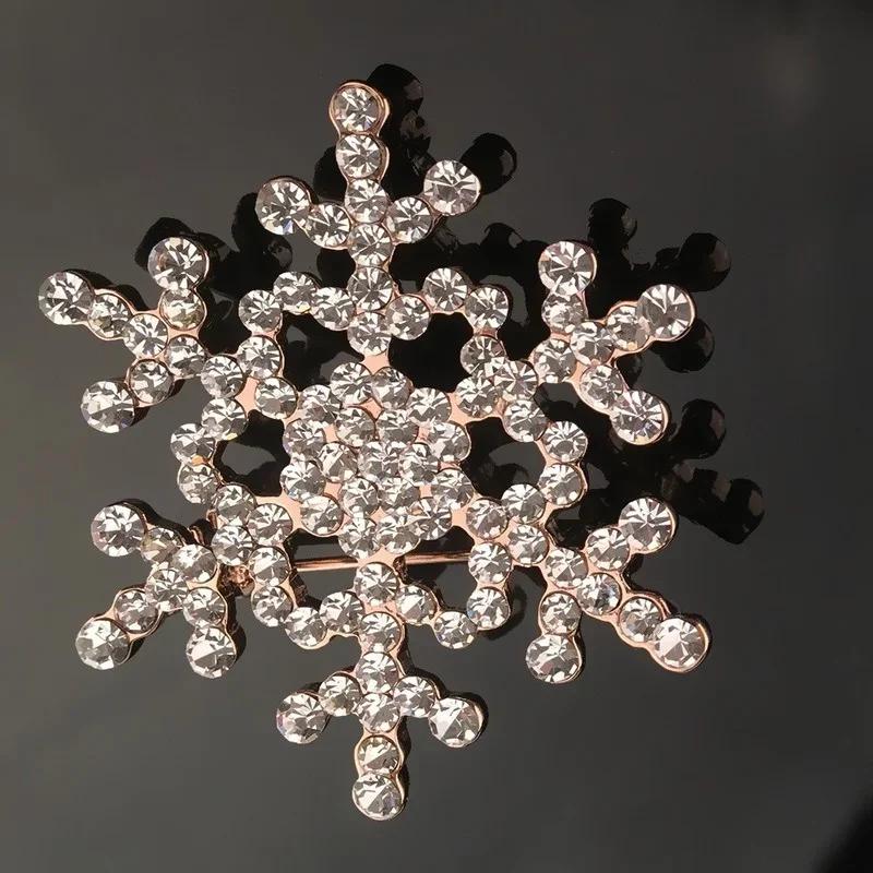 Decoração Estilo Natalino Broche Charmoso de Floco de Neve de Diamante e Diamante de Água Acessórios de Moda de Natal para Mulheres