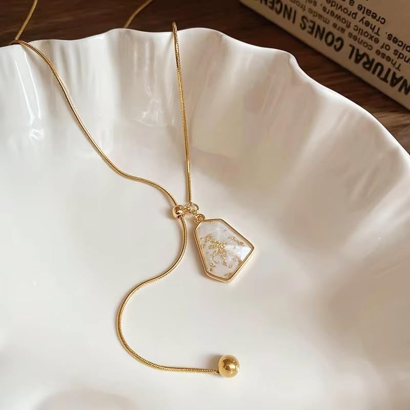 Gold Plated Irregular Round Pendant Necklaces for Women Luxury High-end Adjustable Necklace Fashion Charm Jewelry Daily Wear