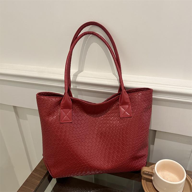 Trendy Shoulder Tote Bag For Women With Unique Design And Versatile Colors Ideal For Commuting