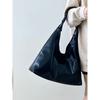 IELGY Retro Simple Commuter Tote Bag Portable One-Shoulder Underarm Female Bag