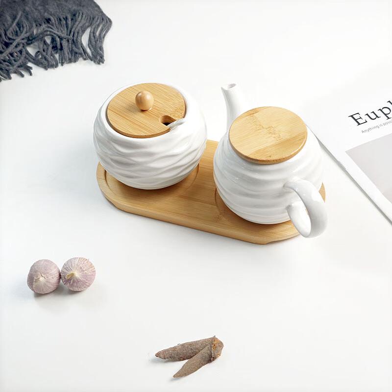 2-częściowy ceramiczny zestaw pojemników na przyprawy z motywem golfowym