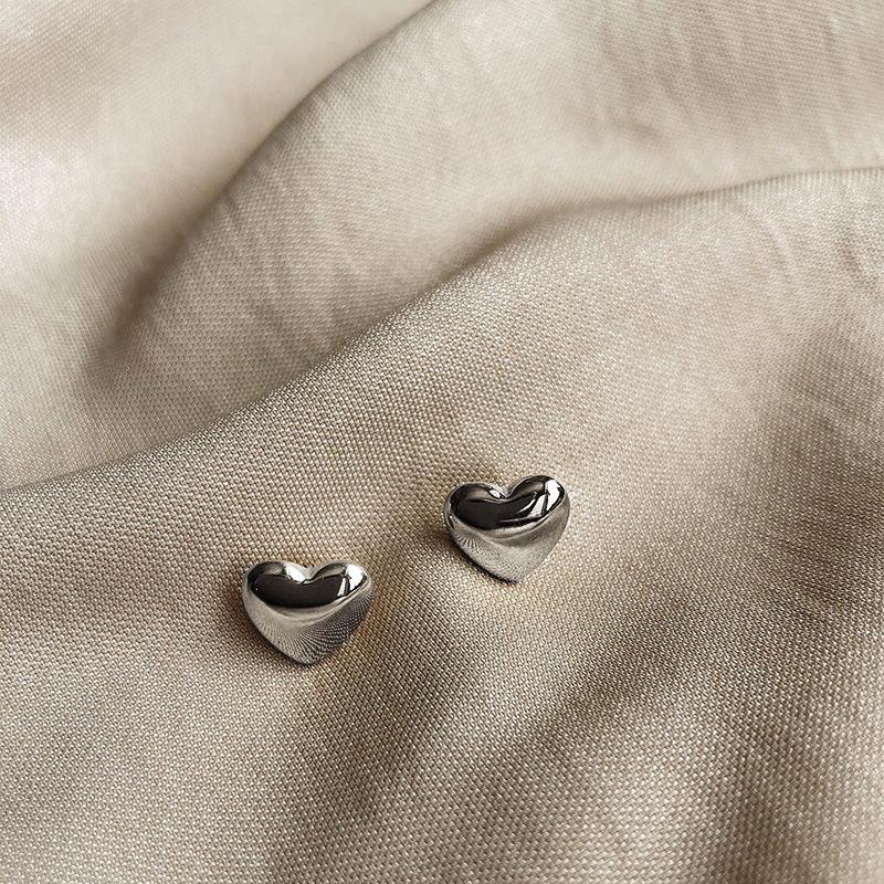 Small Cute Heart Stainless Steel Stud Earrings Golden Jewelry Accessory for Women Girls Gift