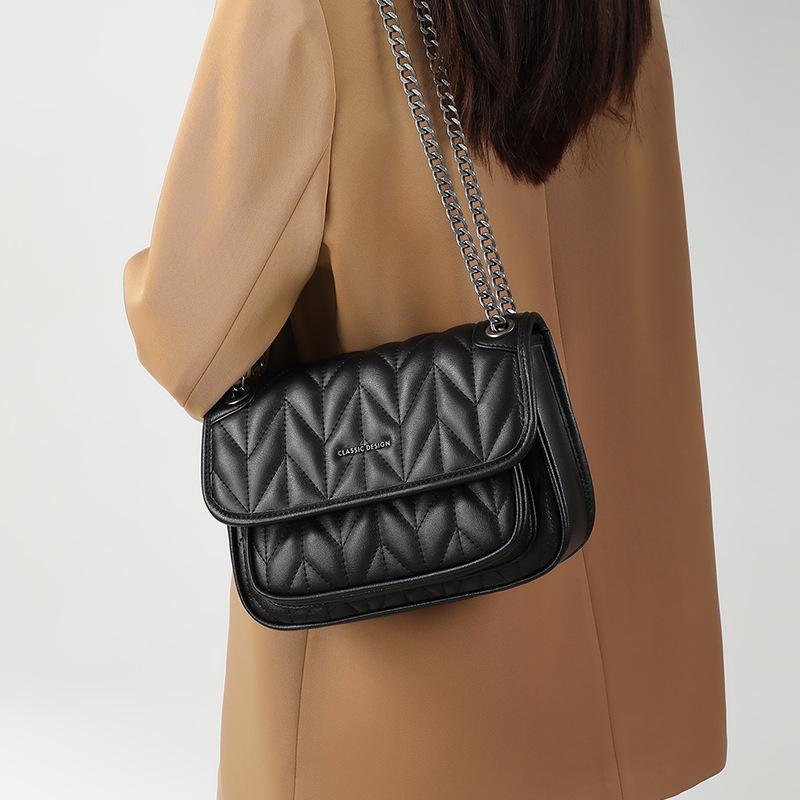 

2025 New Women s Bag Crossbody Bag Chain Bag Style Genuine Leather Underarm Bag Hobo Bag Black（Public Version）