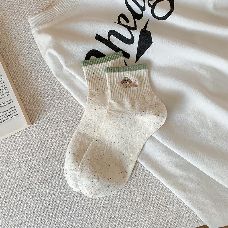 

Женские новые повседневные милые носки с вышивкой на весну и лето, впитывающие пот, бесшовные 1 pair зелёный