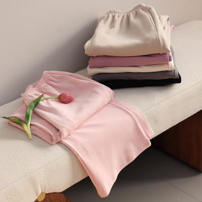 Ev ve uyku için kıyafetler – Pijamalar ve uyku takımları