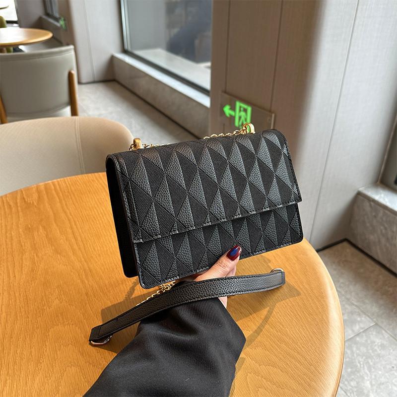 Urban Chic Pu Leather Small Square Shoulder Bag For Women With Chain Strap чёрный