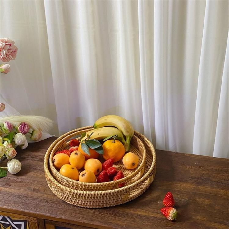 Stilvolles rundes Weiden Tablett mit Griffen für Mehrzweckgebrauch in Küchenbedarf, Esszimmer- oder Wohnzimmerorganisation