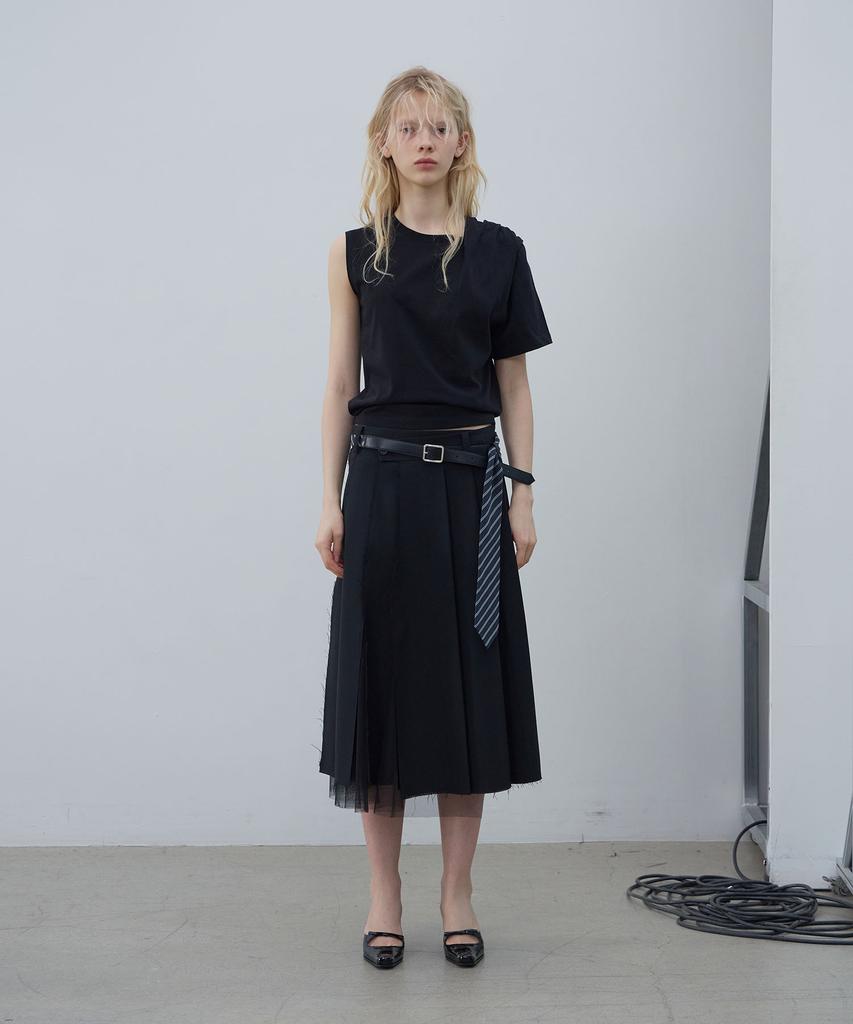 LCDC™ Asymmetric Sleeve Top (Black)