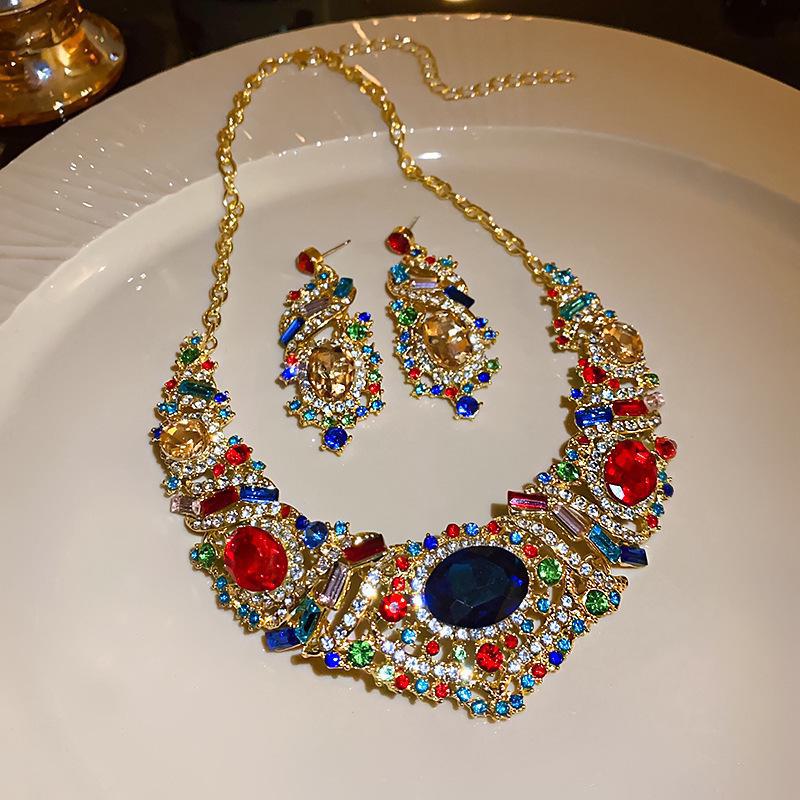 "High-End Luxury Drop Necklace and Earrings Set - European and American Niche Versatile Jewelry"