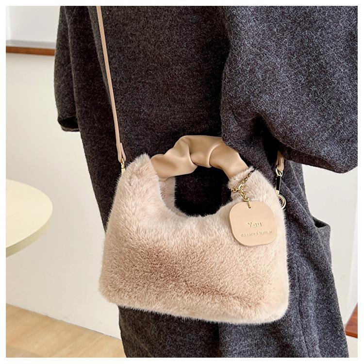 New plush messenger bag handbag texture fashion women's bag autumn and winter hair bag versatile niche chain handbag