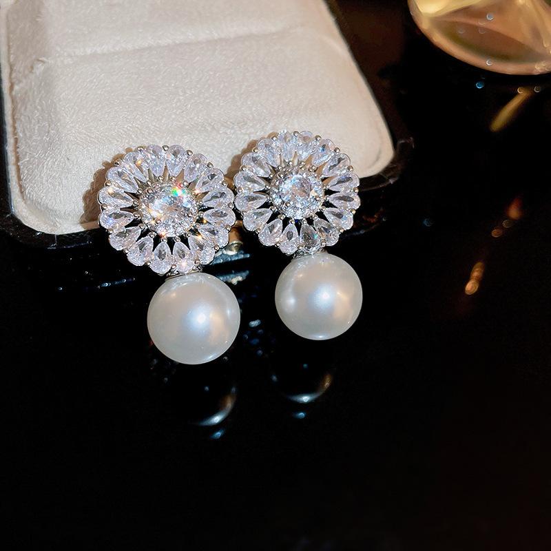 Vintage Light Luxury Long Dangle Earrings for Women, Fresh Sweet Style, Hypoallergenic Nickel-Free High-End Jewelry Gift
