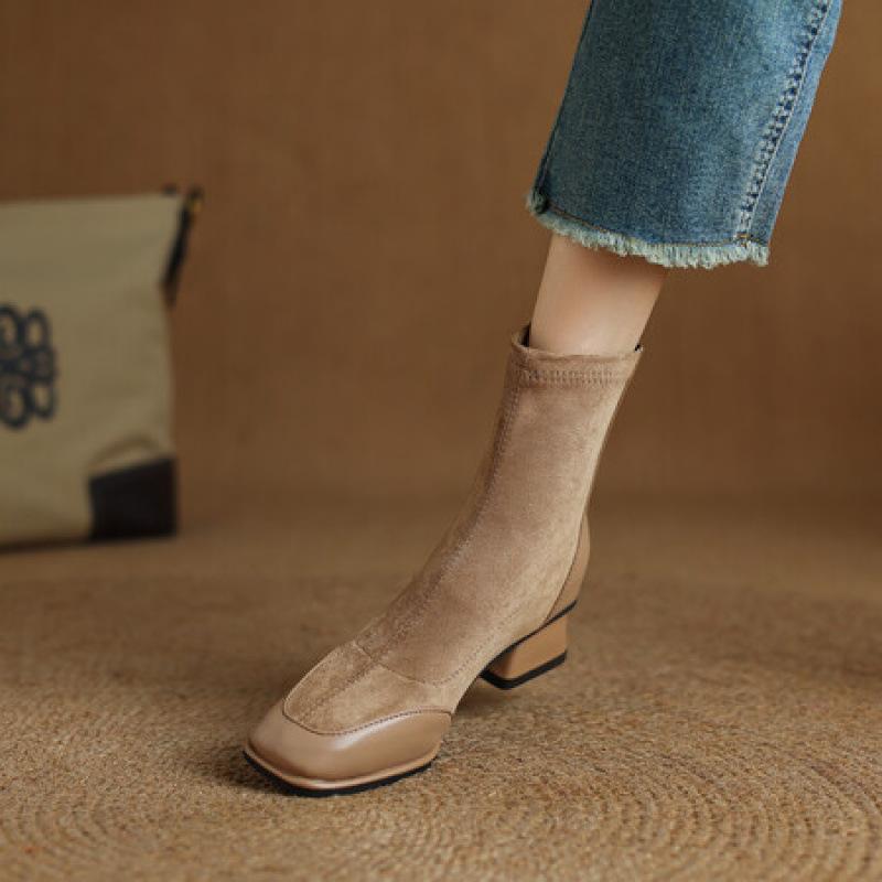 Autumn and Winter Medium Heel Large Size Martin Boots Women's Square Heel Comfortable Rear Zipper Solid Color Korean Version of the New Rubber S