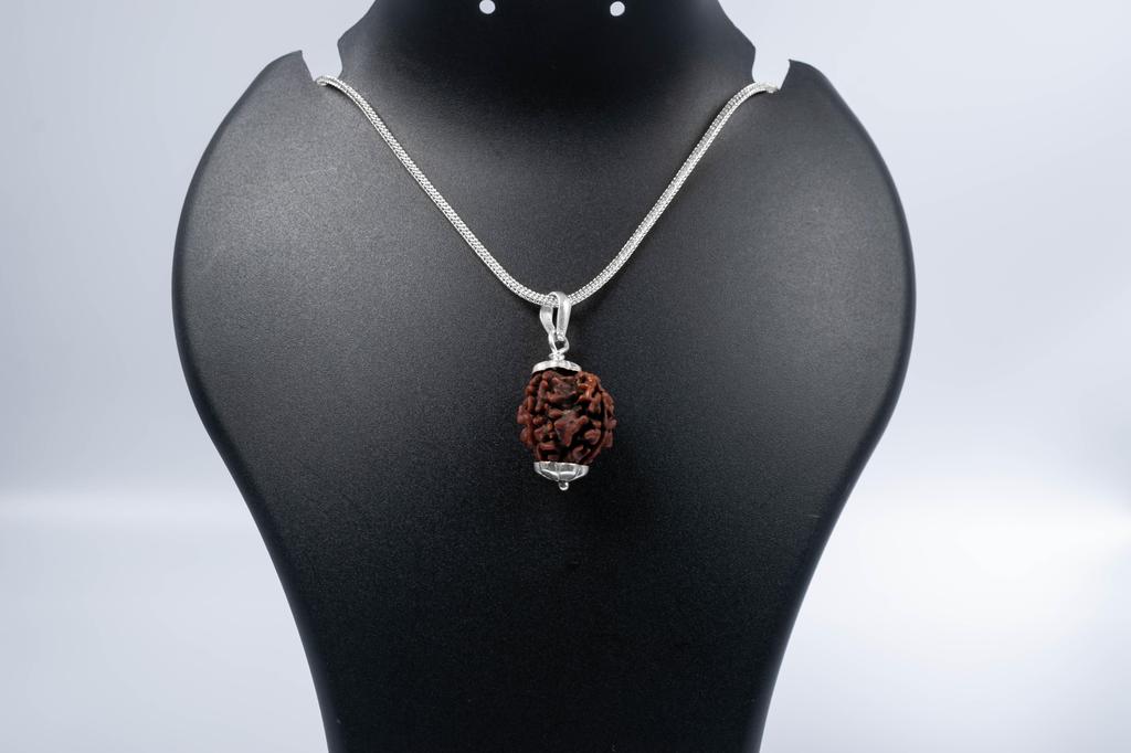 Naturlig 4 Mukhi Rudraksha 925 Sølv Anheng - Nepalsk Opprinnelse | Vedisk Perle For Meditasjon, Energi, Konsentrasjon & Klarhet | Økologisk & Lab-Sertifisert