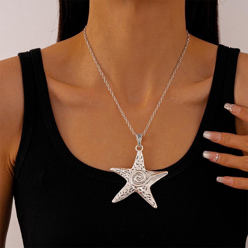 Medieval Style Metal Love Conch Necklace Light Luxury Niche Exaggerated Clavicle Chain Personality Design Necklace