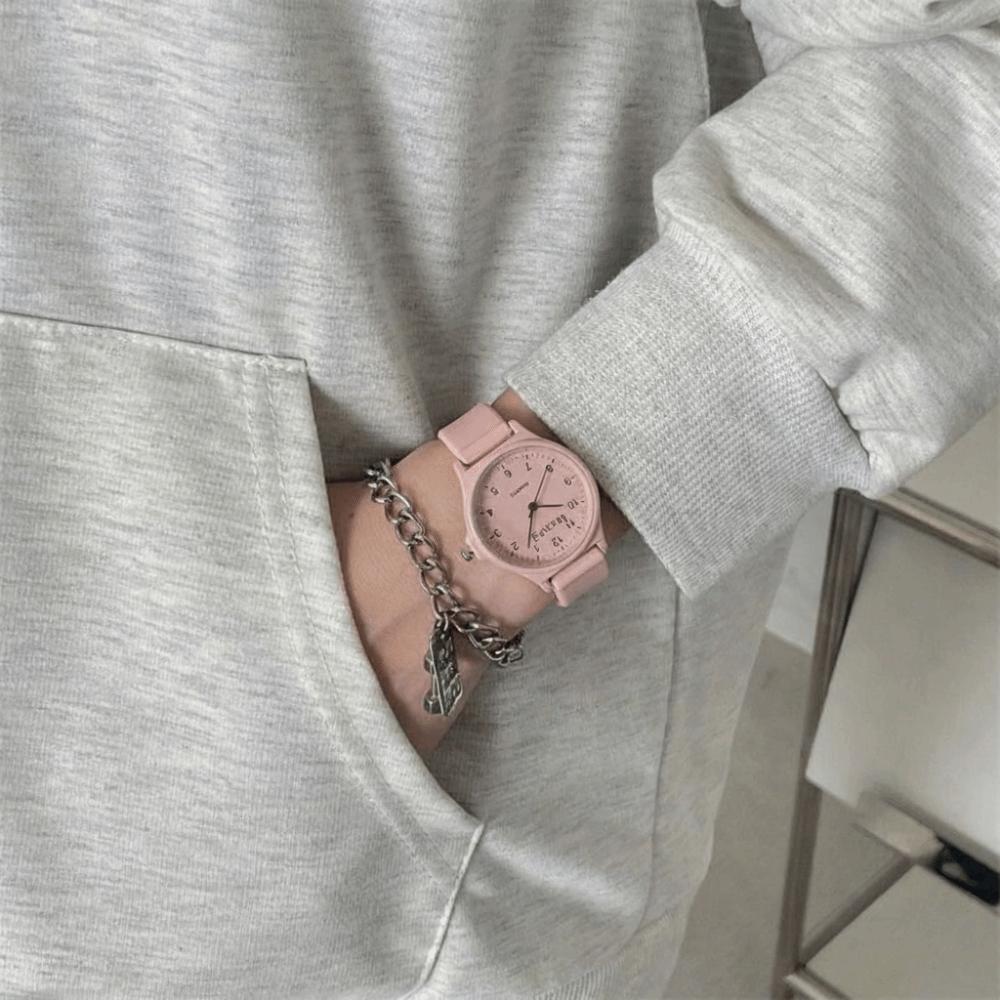 Silicone Strap Student Wristwatch Casual Quartz Clock Creative Kids Quartz Watch For Men and Women