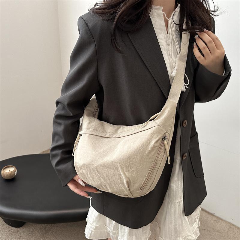 Fashion Lazy Wind Large Capacity New Simple Literary Nylon Women's Trend Casual Light Shoulder Crossbody Bag