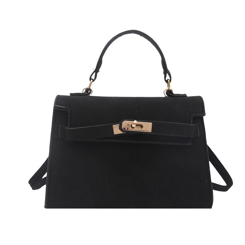 

Portable girl s new version trendy simple shoulder small square bag premium texture messenger bag чорний
