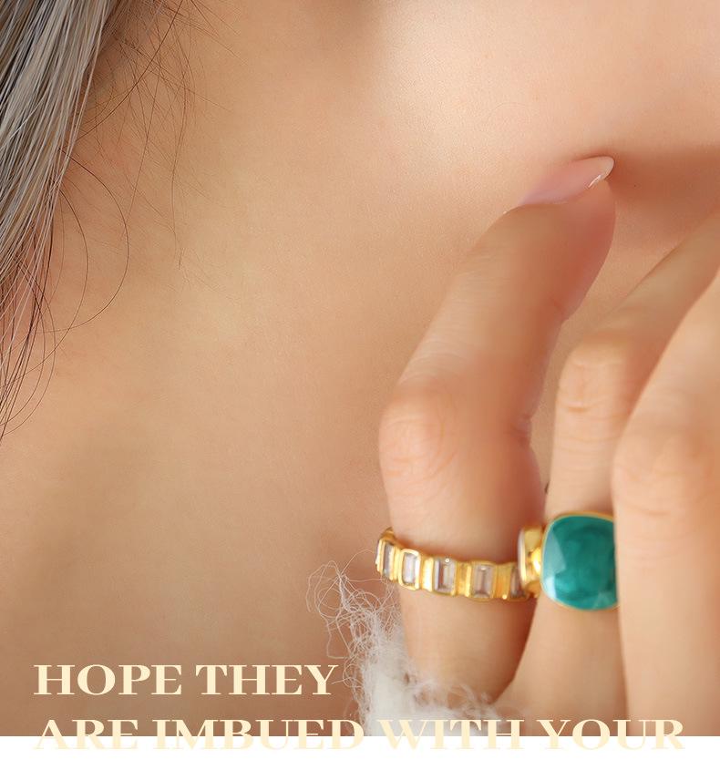 Unisex Red and Green Enamel Trendy Versatile Christmas Ear Cuffs Earrings