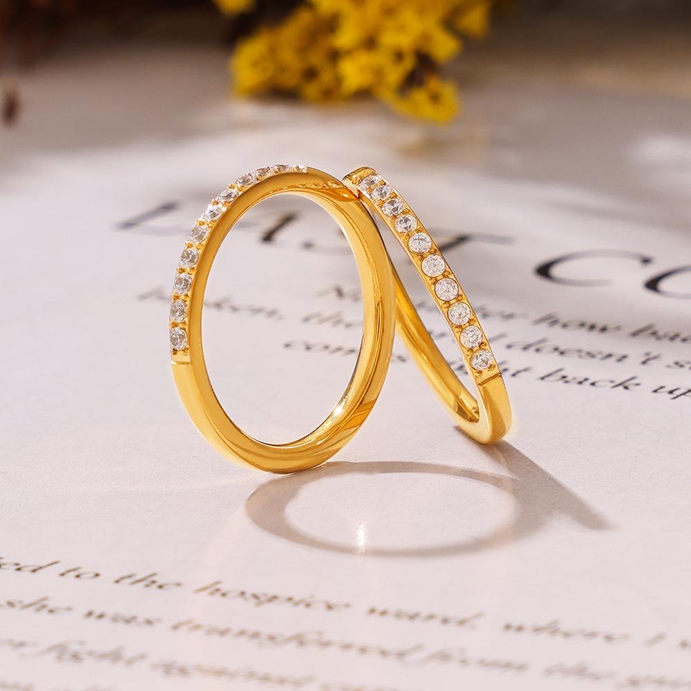 18K Goldplattierter Zirkonia Stapelring für Damen – Minimalistisches Europäisches & Amerikanisches Design in Titanstahl