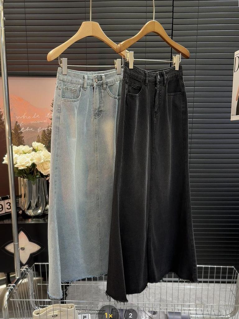 Women's Slim Fit Frayed Denim A-Line Skirt - Retro Fishtail, Mid-Length (Spring/Summer 2024)