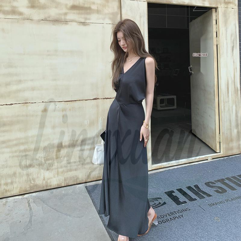 

2026 Spring/Summer V-Neck Satin Drape Dress with Waist-Cinching Lace-Up Design Medium чорний