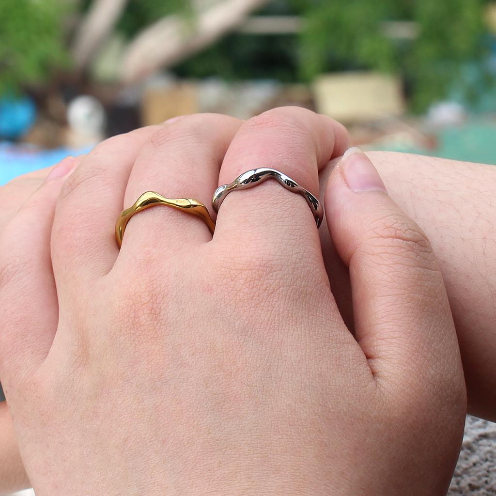 Hot Selling Fashion Design Waterproof 18k Gold Plated Stainless Steel Wave Rings for Women Jewelry