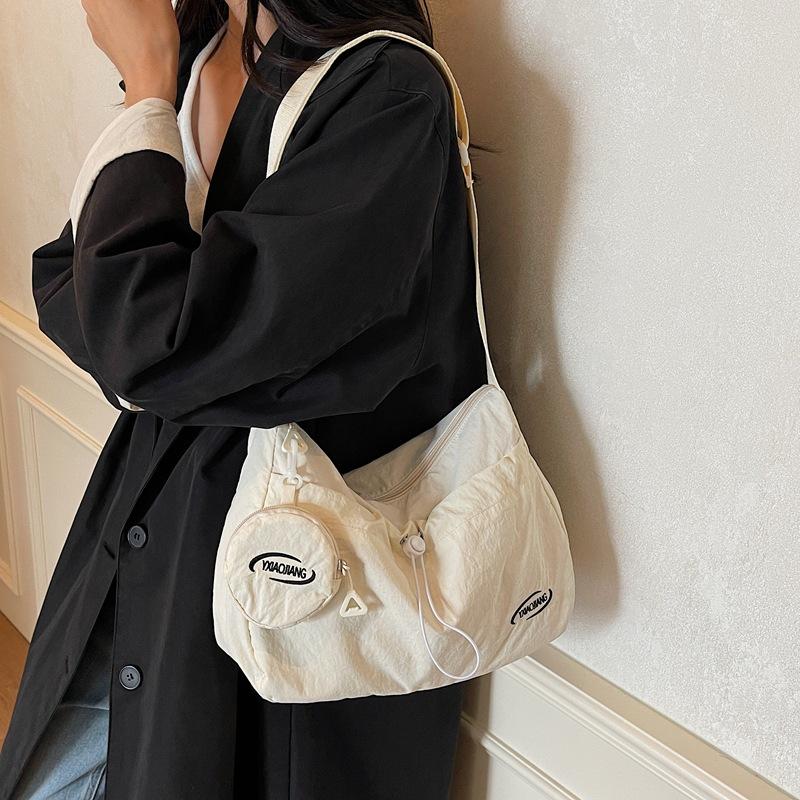 Fashion Drawstring Pleated Bag Messenger Bag Women's Large-capacity Korean Casual Shoulder Bag Student Lazy Wind Tote Bag