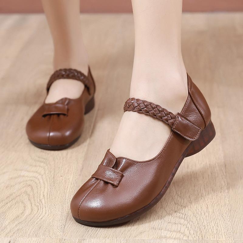 Comfortable and Non-slip 2025 Soft-soled Mother Shoes, Spring and Autumn Models, Middle-aged and Elderly Women's Shoes, Retro Soft Leather Single Shoe