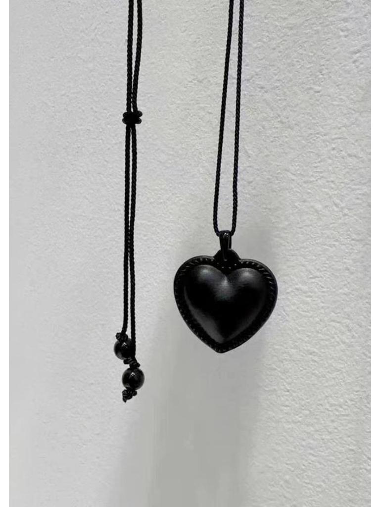 Retro Black Leather Heart Pendant Necklace - Korean Style