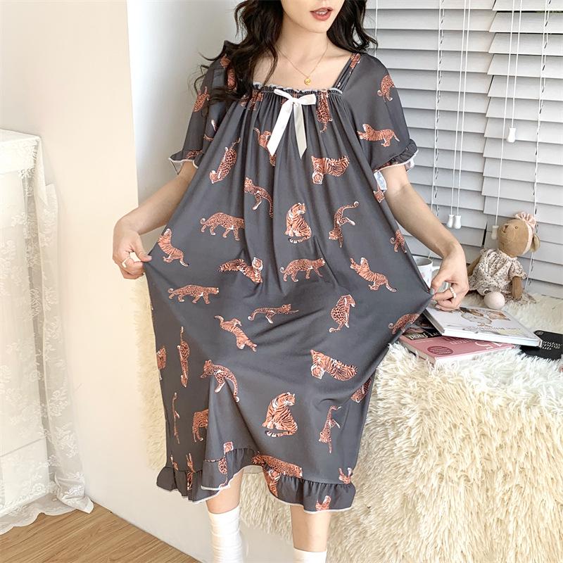 Women's Plus Size Ice Silk Nightdress - Summer Over-the-Knee, High-End, Loose Fit, Thin Section for Sizes Up To 300 Jin