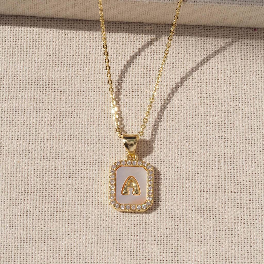 Gold-Plated Copper Shell 26 English Letters Pendant Necklace for Women - Niche Fashion Jewelry