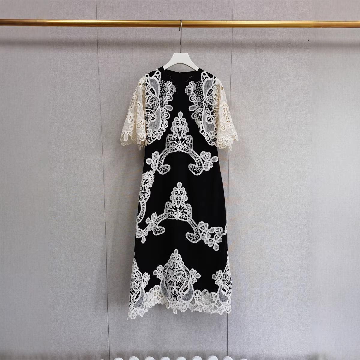 French Niche Spring/Summer Embroidered Retro Lace Bell Sleeve Midi Dress Large