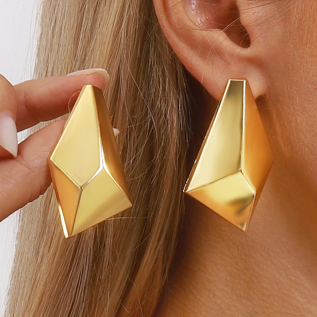Boucles d'oreilles géométriques 3D irrégulières style européen américain pour femmes Mode Élégantes Quotidiennes Polyvalentes Clous d'oreilles pour femmes