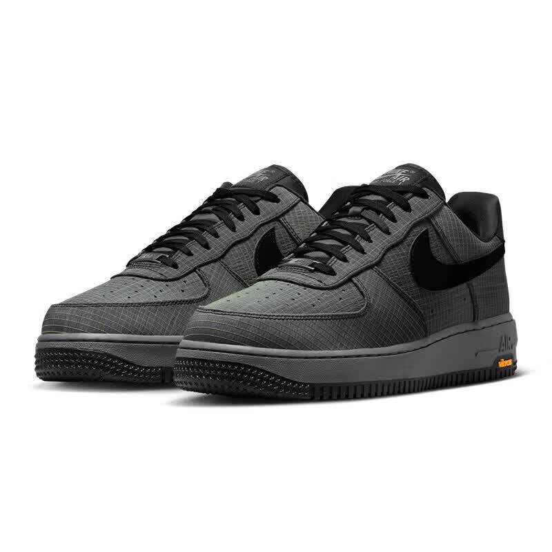 Nike Men's Air Force 1 '07 Casual Shoes