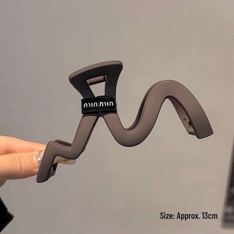 Großer französischer Retro-Klammer-Haarclip für elegante Damenfrisuren.