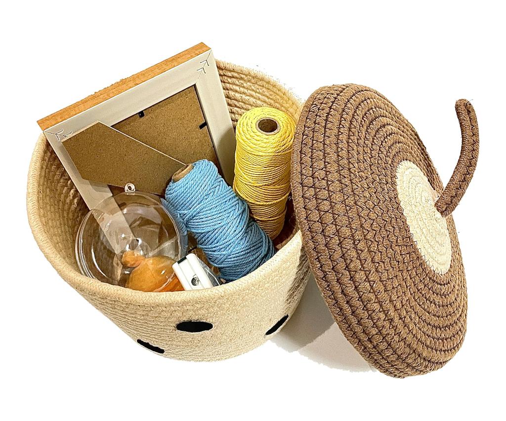 Cotton storage basket with lid, round, lightweight, Scandinavian style, hand-knitted, natural finish, 20 x 18 cm. Ideal for storing small items, cosme