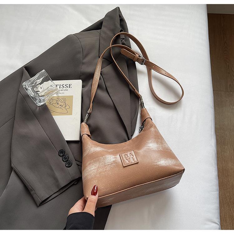 

Summer niche bag women s 2025 new modern retro messenger bag one shoulder underarm bag commuter dumpling bag