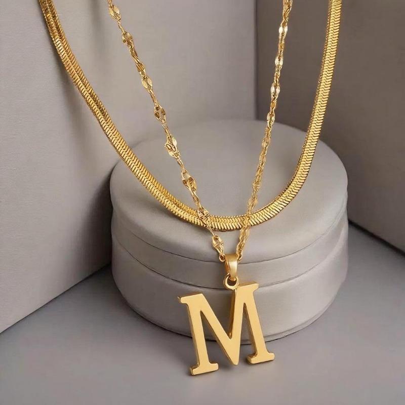 Collar Minimalista de Moda con Colgante de Letra de Acero de Titanio para Clavícula Unisex