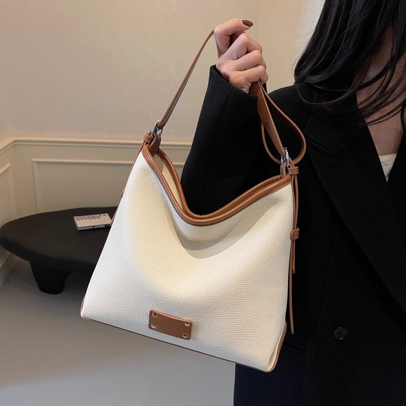 Commuter bag women's large-capacity new spring and summer shoulder messenger bag casual fashion bucket bag