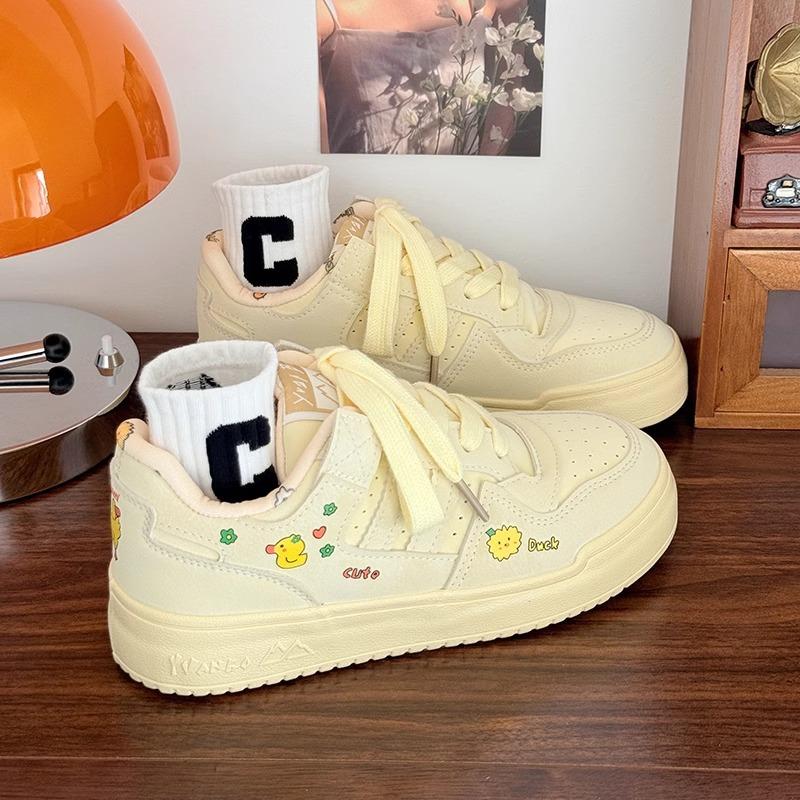 2025 new spring college style cute graffiti versatile bread shoes women's sports and leisure lightweight skateboard shoes women's shoes
