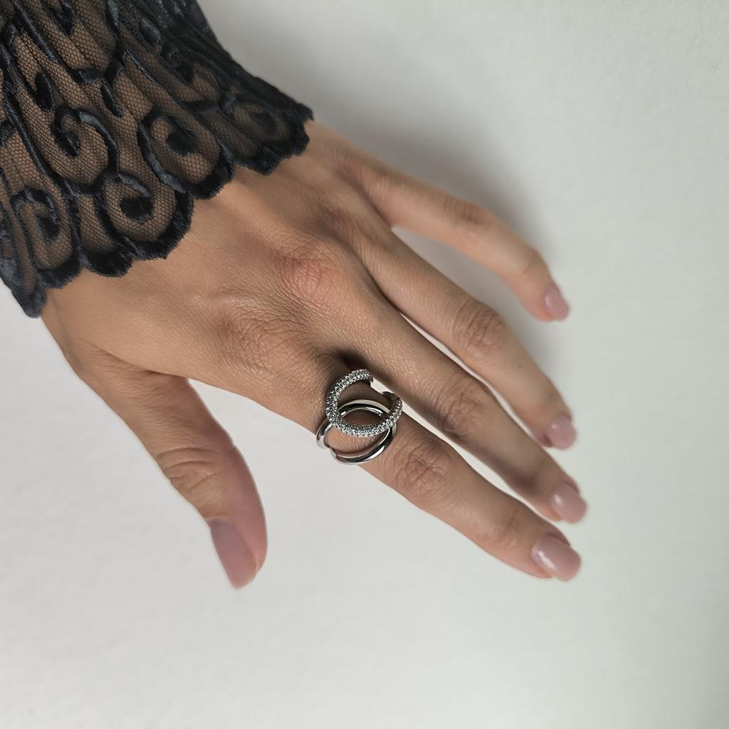 Серебряное кольцо с фианитами, вес изделия 5,92 гр (2192763)