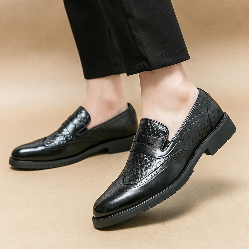 Retro Penny Loafers New Men's Pointed Patchwork Leather Brogues Shoes Designer Formal Wedding Prom Dress Homecoming Footwear