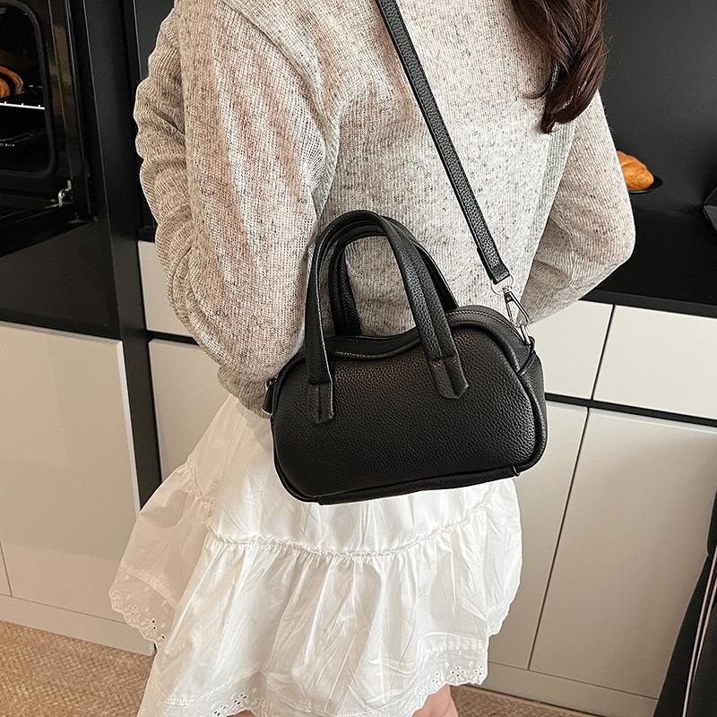 Summer new fashion versatile casual commuting solid color women's bags trendy handbags simple women's bags